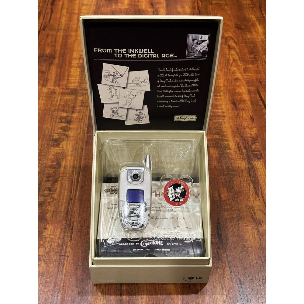 Rare 2006 Limited Edition Disney Mobile Steamboat Willie Cell Phone & Pin - NIB!